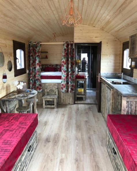 Camping Onlycamp Du Rouergue 鲁埃格自由城 外观 照片