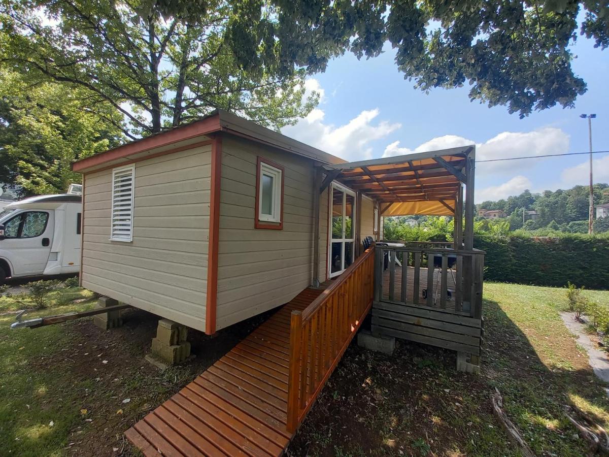 Camping Onlycamp Du Rouergue 鲁埃格自由城 外观 照片