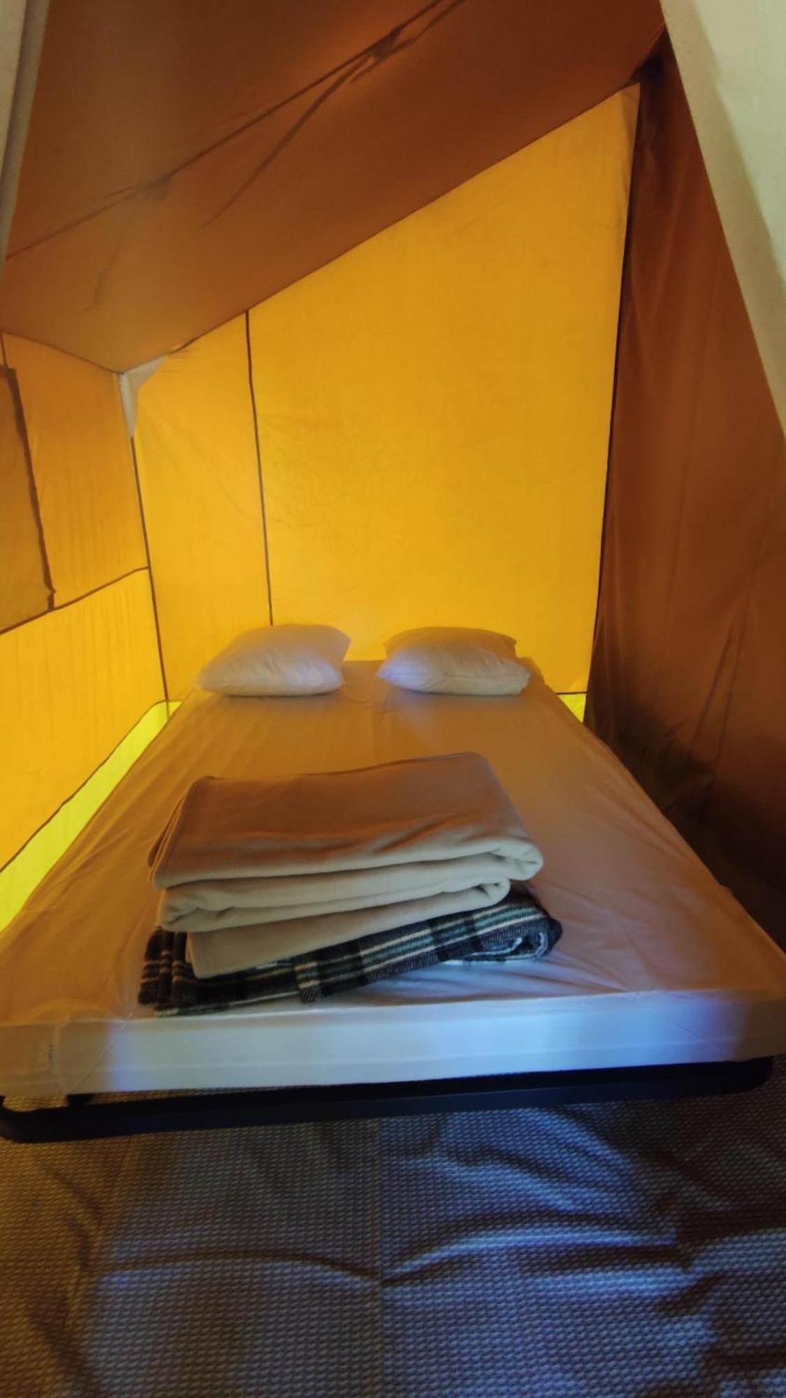 Camping Onlycamp Du Rouergue 鲁埃格自由城 外观 照片